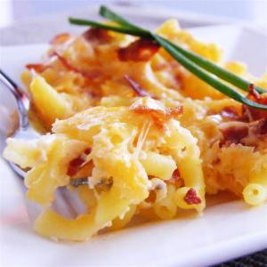 Gluten-Free Macaroni and Three Cheeses with Bacon image