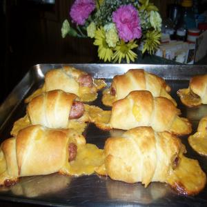 Cheese-Filled Breakfast Puffs_image