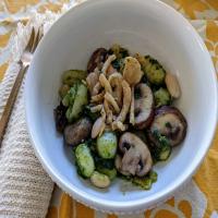 Vegan Gnocchi with Pesto, Spinach, and Cannellini Beans_image