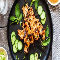 Grilled Chicken Satay With Peanut Sauce_image