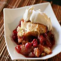 Apple Cranberry Cobbler With Cinnamon and Vanilla_image