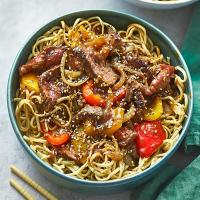 Pepper steak with noodles image