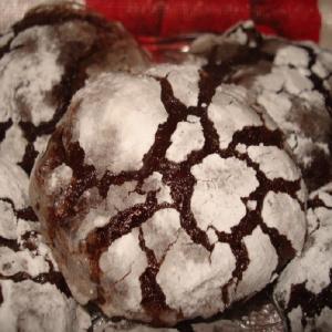 Fudgy Chocolate Crinkle Cookies_image