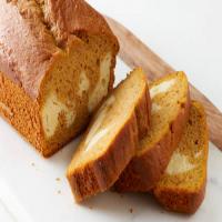 Cheesecake-Stuffed Pumpkin Bread_image