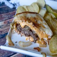 Grilled Grilled Cheese Burgers With Sauteed Onions_image