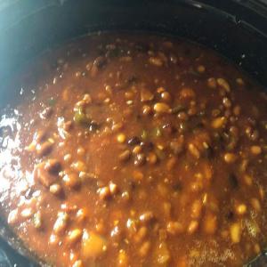 Multi bean baked beans in slow cooker_image