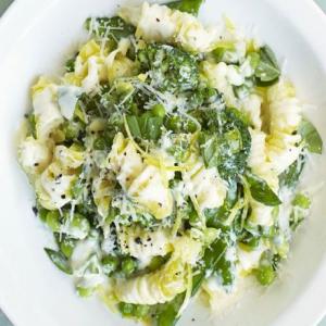 Pasta with creamy greens & lemon_image