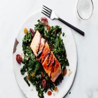 Balsamic-Glazed Salmon with Spinach, Olives, and Golden Raisins_image