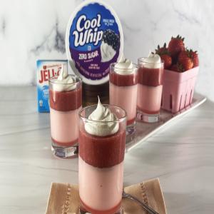 Cool 'n Easy Strawberry Parfaits_image