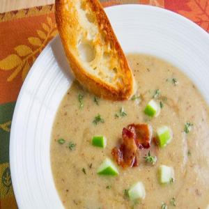 Roasted Apple and Aged White Cheddar Soup_image