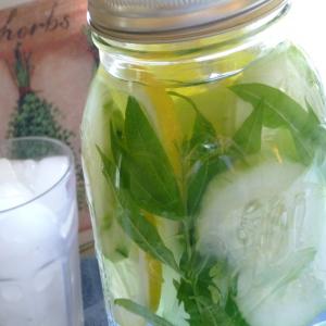 Herbal Lemon-Cucumber Water_image