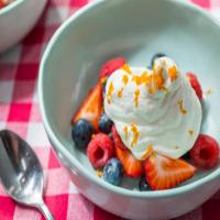 Whipped Cream with Fresh Berries_image