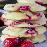 Strawberry Cookies with White Chocolate Chunks Recipe - (4.5/5)_image