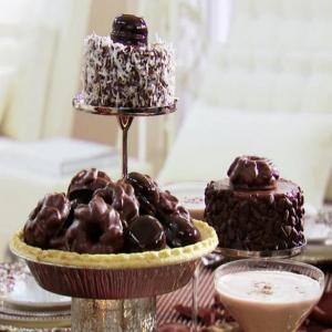 Mini Chocolate Cake Centerpieces_image
