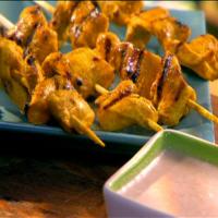 Grilled Chicken Curry with Peanut Dipping Sauce_image