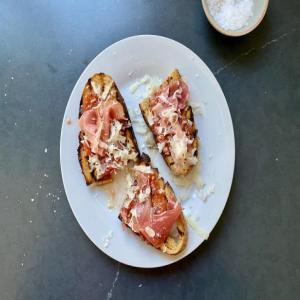 Pan Con Tomate with Jamon and Cheese_image