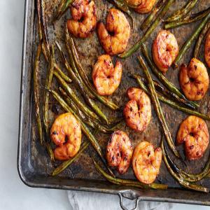 Sheet-Pan Gochujang Shrimp and Green Beans Recipe_image