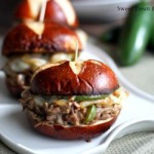 Spicy Jalapeno Philly Cheese Steak Sliders_image