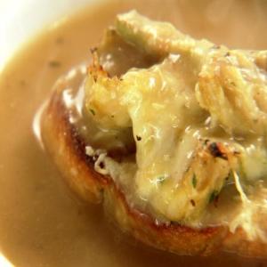 Roasted Garlic Soup and Artichoke Croutons_image