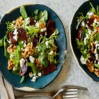 Beet Salad with Walnuts and Goat Cheese_image