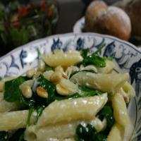 Spinach-feta Penne With Pine Nuts_image