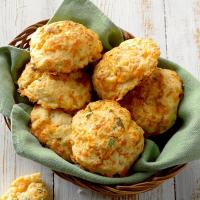 Sour Cream & Cheddar Biscuits_image