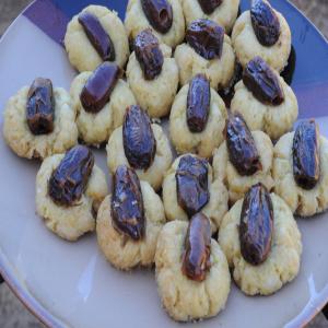 Albanian Date Cookies image