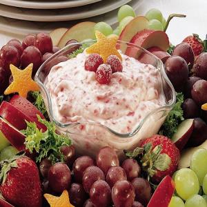 Cranberry Fluff Fruit Dip with Fruit Wreath_image