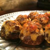 Bacon and Cheddar Stuffed Mushrooms_image