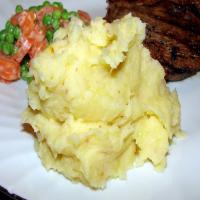 Horseradish and Smoked Gouda Mashed Potatoes (Aka Van's Favorit_image