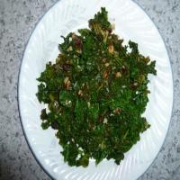 Kale With Walnuts and Raisins_image