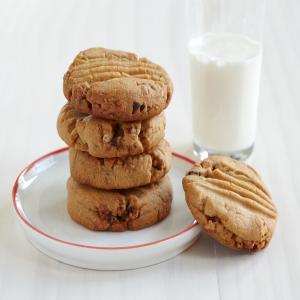 Chewy Granola Peanut Butter Cookies_image