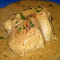 Pork Chops With Herbed Cream Sauce_image