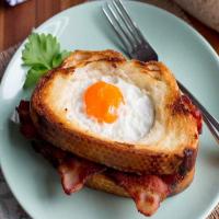 Easy Egg In A Hole Bacon Sandwich_image