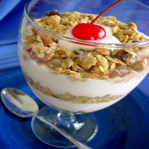 A Breakfast Yogurt Parfait (Granola)_image