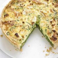 Pea, mint & goat's cheese quiche image