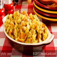Cornbread Stuffing with Apples and Golden Raisins_image