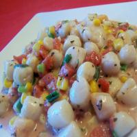Creamed Scallops, Corn, and Tomatoes_image