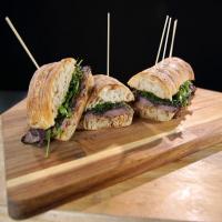Game-Day Steak Sandwiches with Sun-Dried Tomato and Horseradish Cream_image