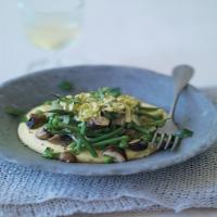 Polenta with Green Beans, Mushrooms, Peas, and Leeks_image
