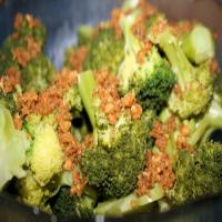 Steamed Broccoli With Garlic and Bread Crumbs image