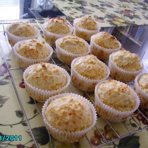 Golden Cheddar Muffins_image