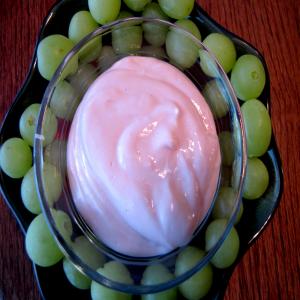 Marshmallow Cream Fruit Dip_image