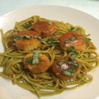 Scallops Marinara With Spinach Linguine image