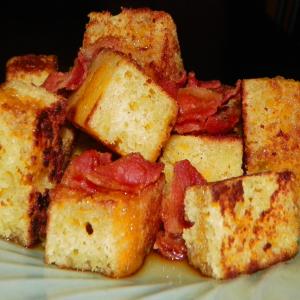 Fried Cornbread With Maple Syrup_image
