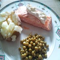 Simple and Healthy Poached Salmon_image