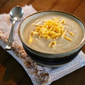 Easy Slow Cooker Cauliflower Soup with Cheese_image
