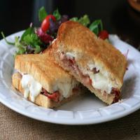 Air Fryer Prosciutto and Mozzarella Grilled Cheese_image