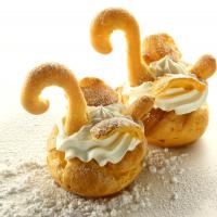Puff Pastry Swans_image