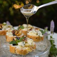Blue Cheese and Grilled Pear Crostini image